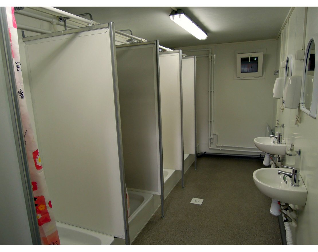 Автономная душевая с 5 кабинками и раковинами 212 - вид 3